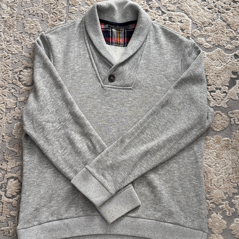 RW&CO. Gray V-Neck Men's Sweater